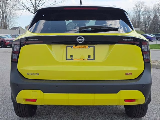 2026 Yuzu Yellow/Super Black Nissan Kicks SR FWD SUV