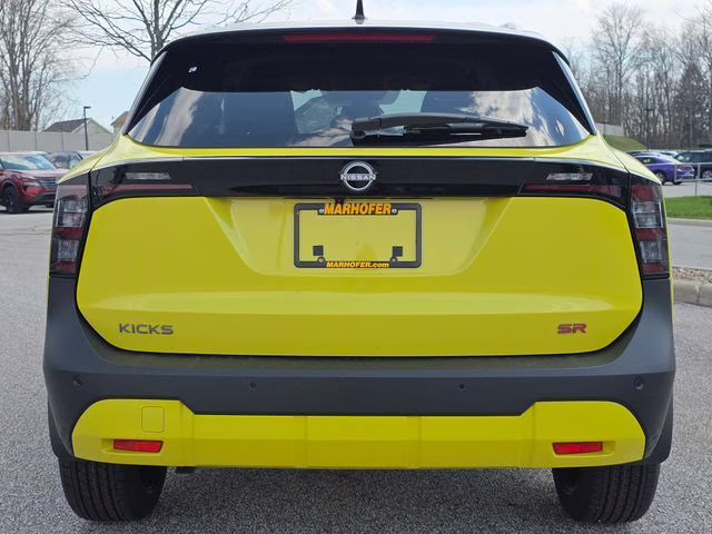 2026 Yuzu Yellow/Super Black Nissan Kicks SR FWD SUV