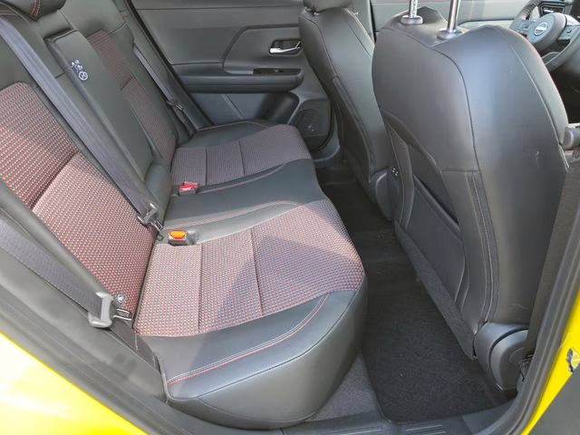 2026 Yuzu Yellow/Super Black Nissan Kicks SR FWD SUV