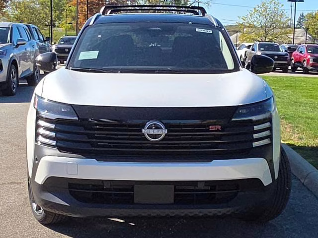 2026 Aspen White/Super Black Nissan Kicks SR AWD SUV