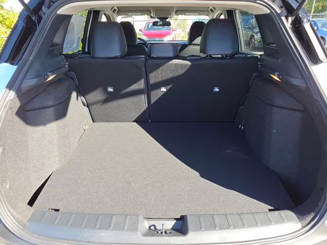 2026 Aspen White/Super Black Nissan Kicks SR AWD SUV