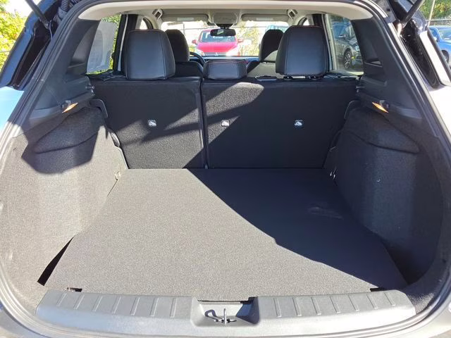 2026 Aspen White/Super Black Nissan Kicks SR AWD SUV