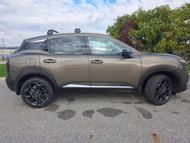 2026 Canyon Bronze Metallic Nissan Kicks SR FWD SUV
