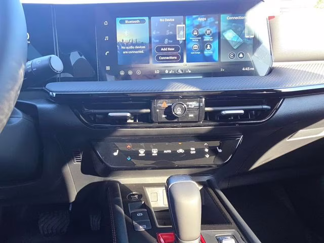 2026 Aspen White Tricoat Nissan Kicks SR FWD SUV