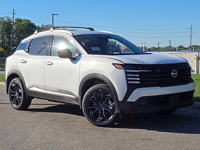 2026 Aspen White Tricoat Nissan Kicks SR FWD SUV