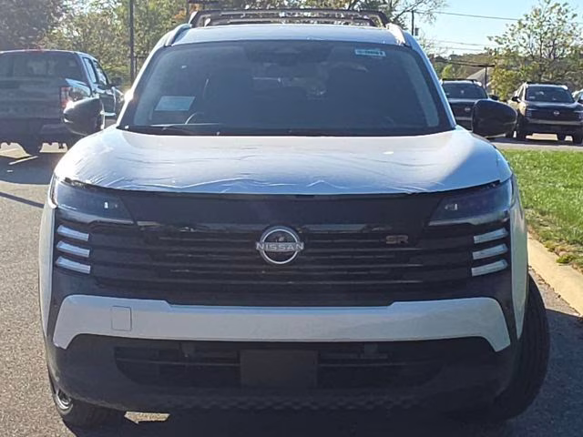 2026 Aspen White Tricoat Nissan Kicks SR FWD SUV