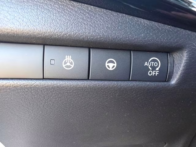 2026 Aspen White Tricoat Nissan Kicks SR FWD SUV