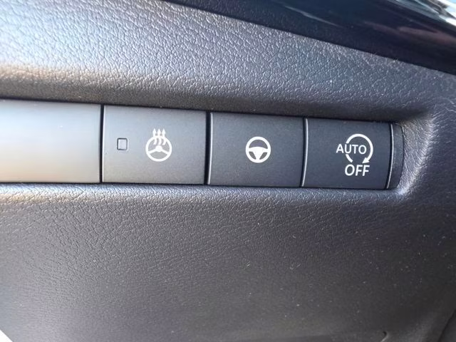 2026 Aspen White Tricoat Nissan Kicks SR FWD SUV