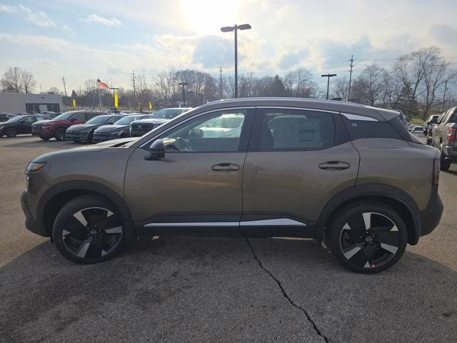 2026 Canyon Bronze Metallic Nissan Kicks SR AWD SUV