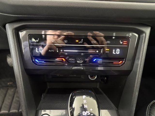 2022 Pure White Volkswagen Tiguan 2.0T SE FWD SUV