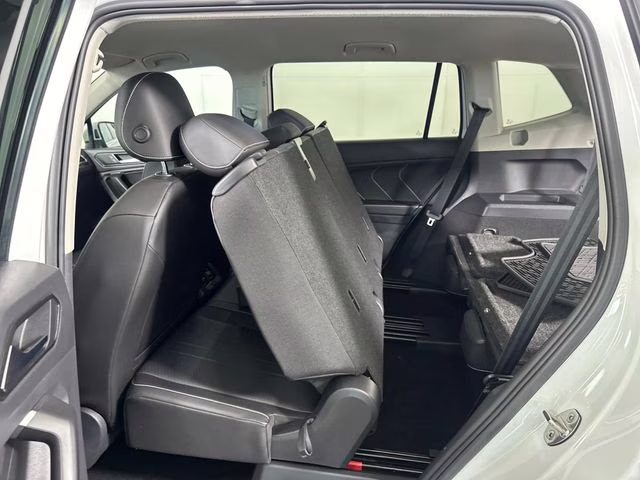 2022 Pure White Volkswagen Tiguan 2.0T SE FWD SUV
