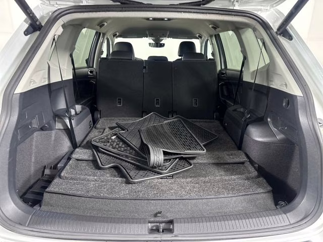 2022 Pure White Volkswagen Tiguan 2.0T SE FWD SUV