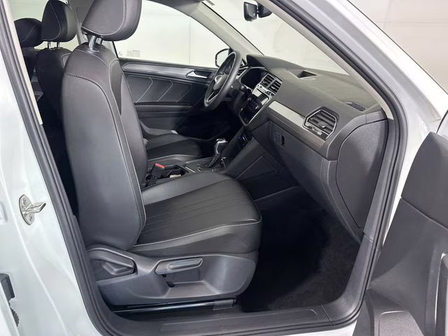 2022 Pure White Volkswagen Tiguan 2.0T SE FWD SUV