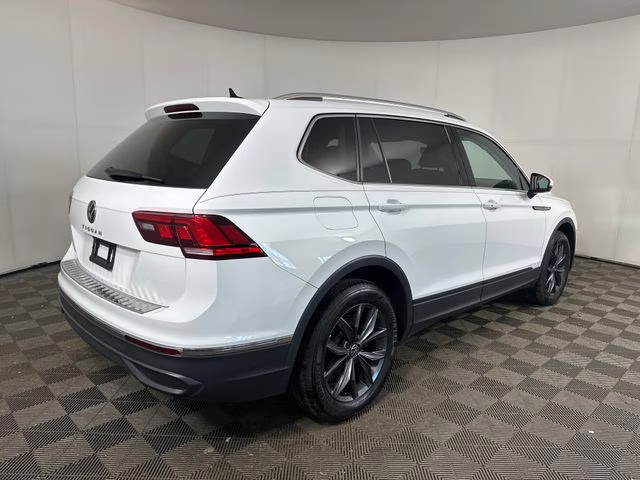 2022 Pure White Volkswagen Tiguan 2.0T SE FWD SUV