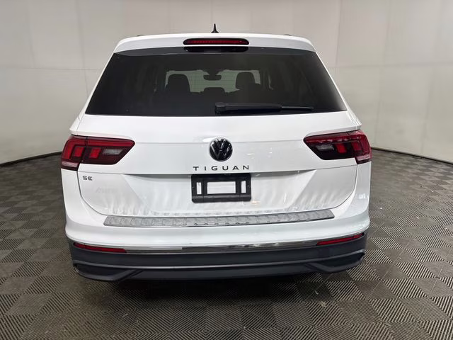 2022 Pure White Volkswagen Tiguan 2.0T SE FWD SUV