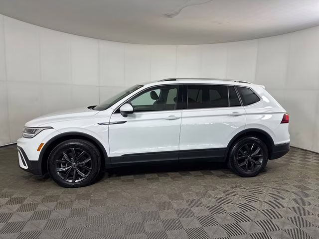 2022 Pure White Volkswagen Tiguan 2.0T SE FWD SUV
