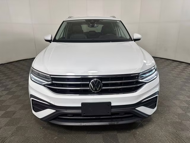 2022 Pure White Volkswagen Tiguan 2.0T SE FWD SUV