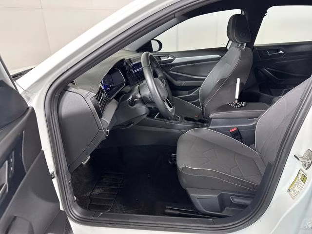 2025 Pure White Volkswagen Jetta 1.5T Sport FWD Sedan