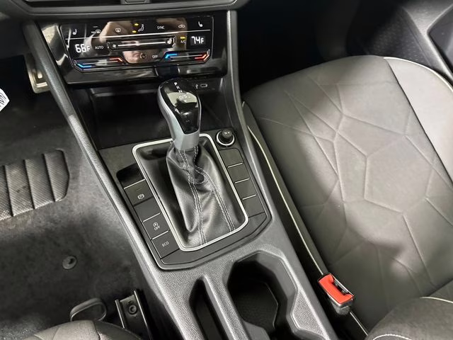 2025 Pure White Volkswagen Jetta 1.5T Sport FWD Sedan