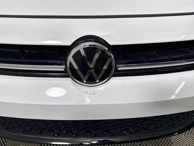 2025 Pure White Volkswagen Jetta 1.5T Sport FWD Sedan