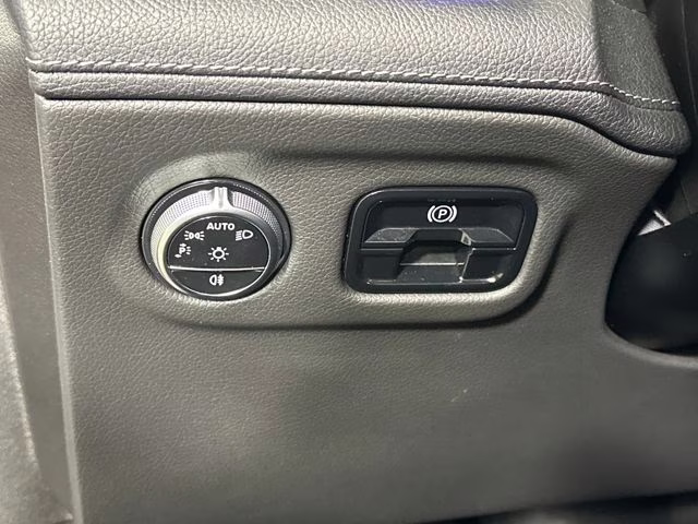 2023 Cirrus Silver Metallic Mercedes-Benz EQE 350+ SUV RWD SUV