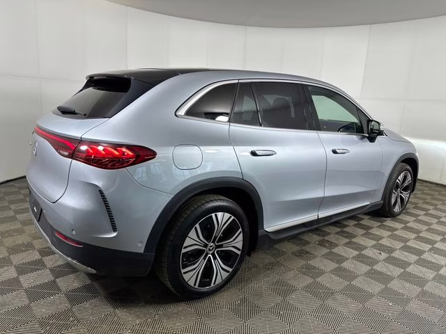 2023 Cirrus Silver Metallic Mercedes-Benz EQE 350+ SUV RWD SUV