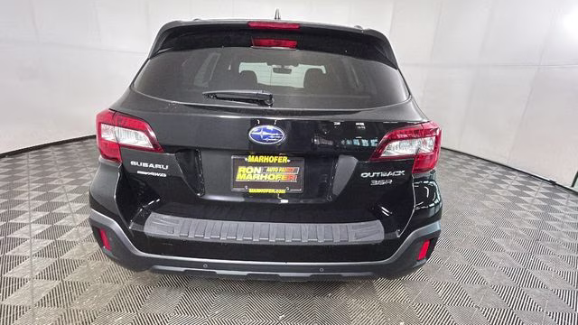 2019 Crystal Black Silica Subaru Outback 3.6R AWD SUV