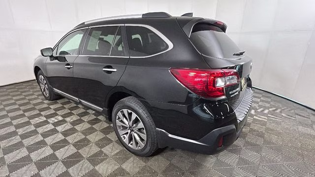 2019 Crystal Black Silica Subaru Outback 3.6R AWD SUV