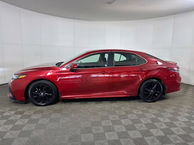 2023 Supersonic Red Toyota Camry SE FWD Sedan