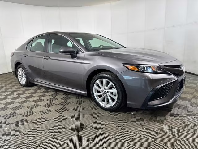 2024 Predawn Gray Mica Toyota Camry SE FWD Sedan