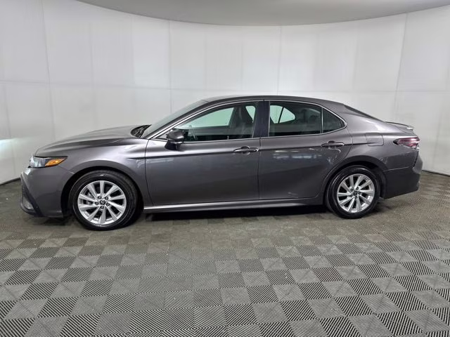 2024 Predawn Gray Mica Toyota Camry SE FWD Sedan
