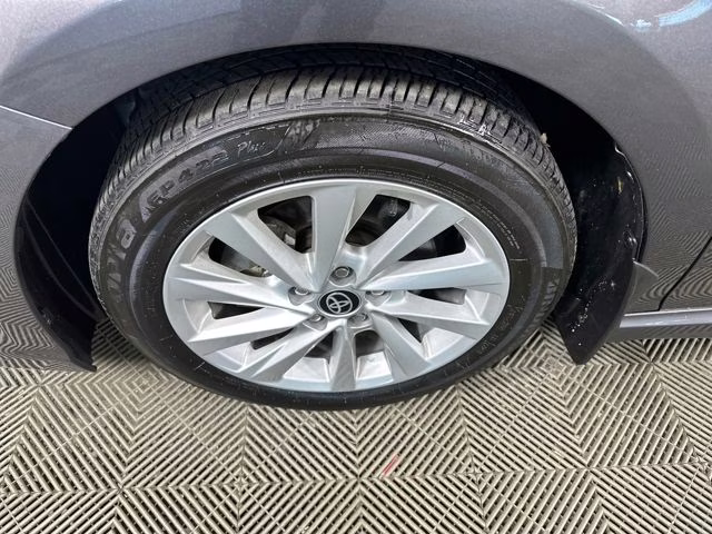 2024 Predawn Gray Mica Toyota Camry SE FWD Sedan