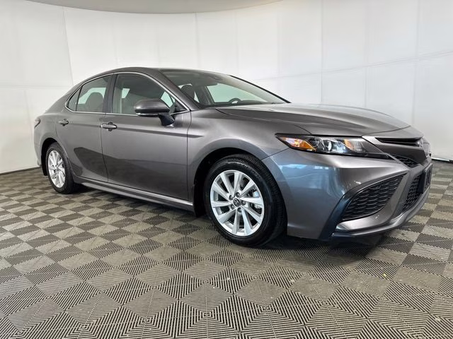 2024 Predawn Gray Mica Toyota Camry SE FWD Sedan