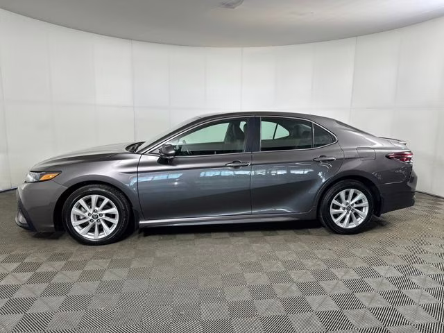 2024 Predawn Gray Mica Toyota Camry SE FWD Sedan