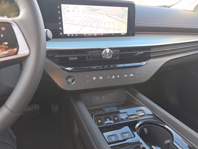 2026 Everest White Pearl Tricoat Nissan Murano SL AWD SUV