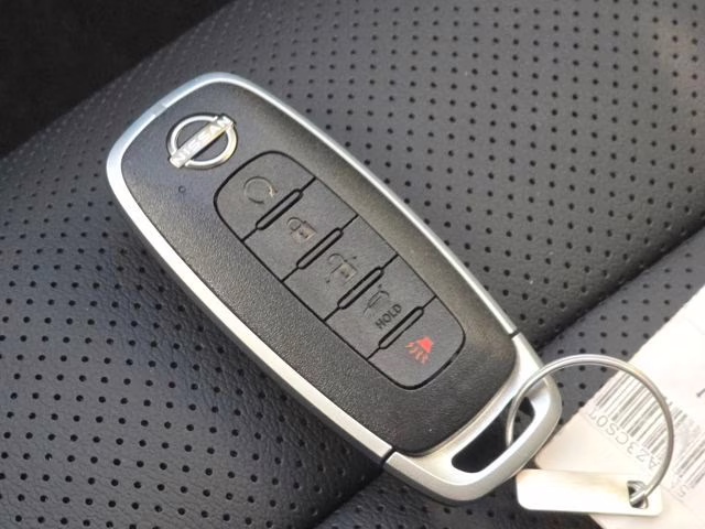 2026 Everest White Pearl Tricoat Nissan Murano SL AWD SUV
