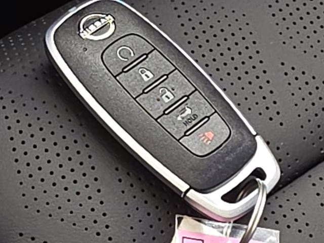2026 Everest White Pearl Tricoat Nissan Murano SL AWD SUV