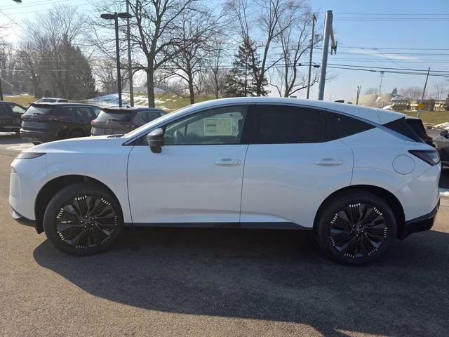 2026 Everest White Pearl Tricoat Nissan Murano Platinum AWD SUV