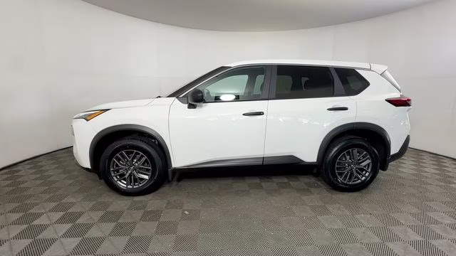 2023 Glacier White Nissan Rogue S AWD SUV