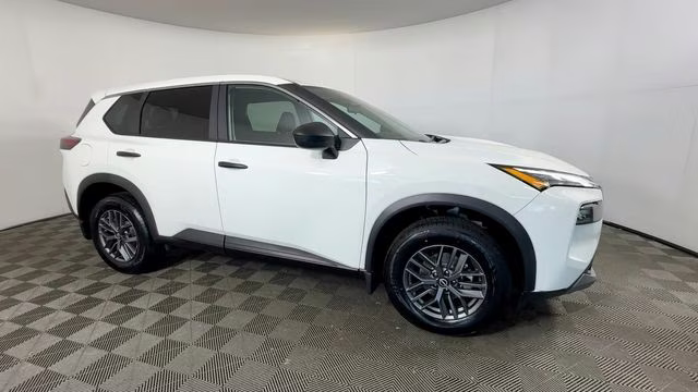 2023 Glacier White Nissan Rogue S AWD SUV