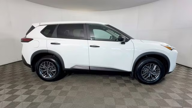 2023 Glacier White Nissan Rogue S AWD SUV