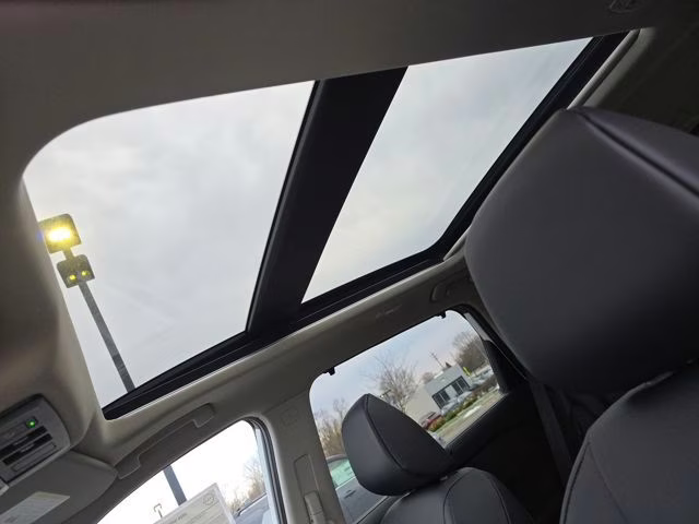 2026 Everest White Pearl Tricoat Nissan Rogue SV FWD SUV