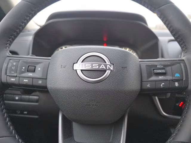 2026 Everest White Pearl Tricoat Nissan Rogue SV FWD SUV