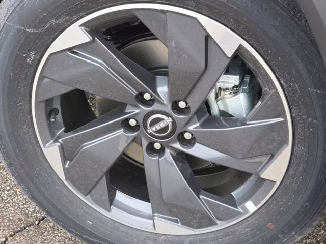 2026 Everest White Pearl Tricoat Nissan Rogue SV FWD SUV