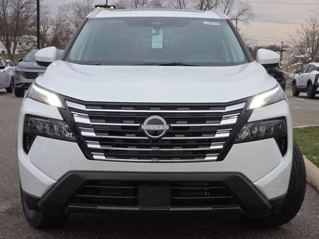 2026 Everest White Pearl Tricoat Nissan Rogue SV FWD SUV