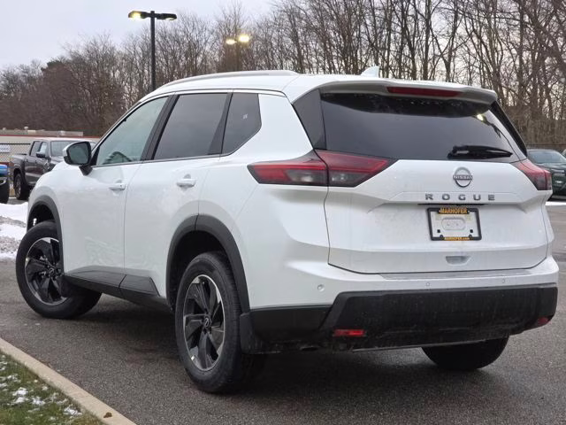 2026 Everest White Pearl Tricoat Nissan Rogue SV FWD SUV