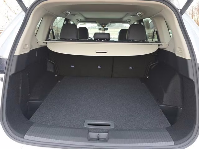 2026 Everest White Pearl Tricoat Nissan Rogue SV FWD SUV