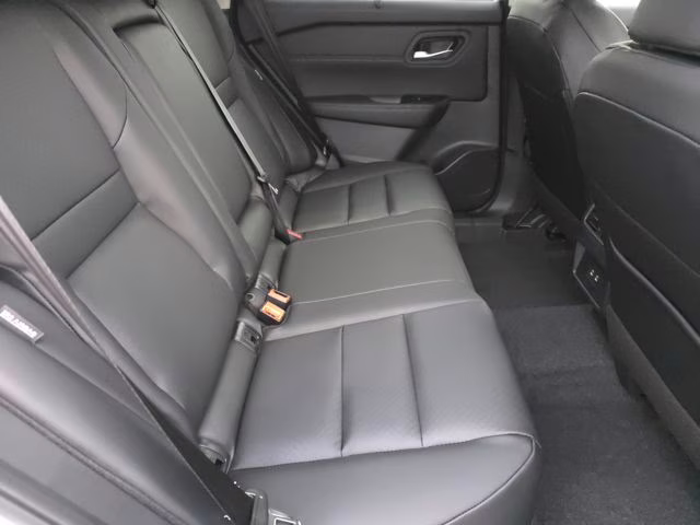 2026 Everest White Pearl Tricoat Nissan Rogue SV FWD SUV