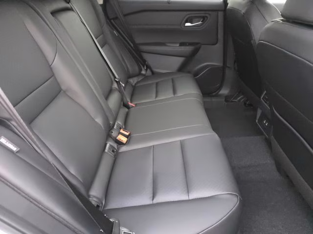 2026 Everest White Pearl Tricoat Nissan Rogue SV FWD SUV