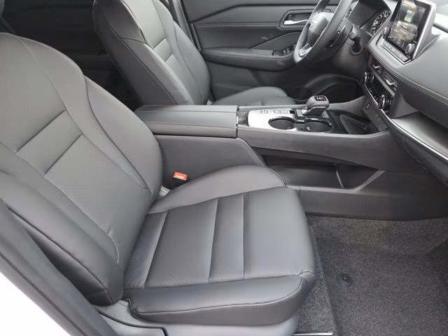 2026 Everest White Pearl Tricoat Nissan Rogue SV FWD SUV